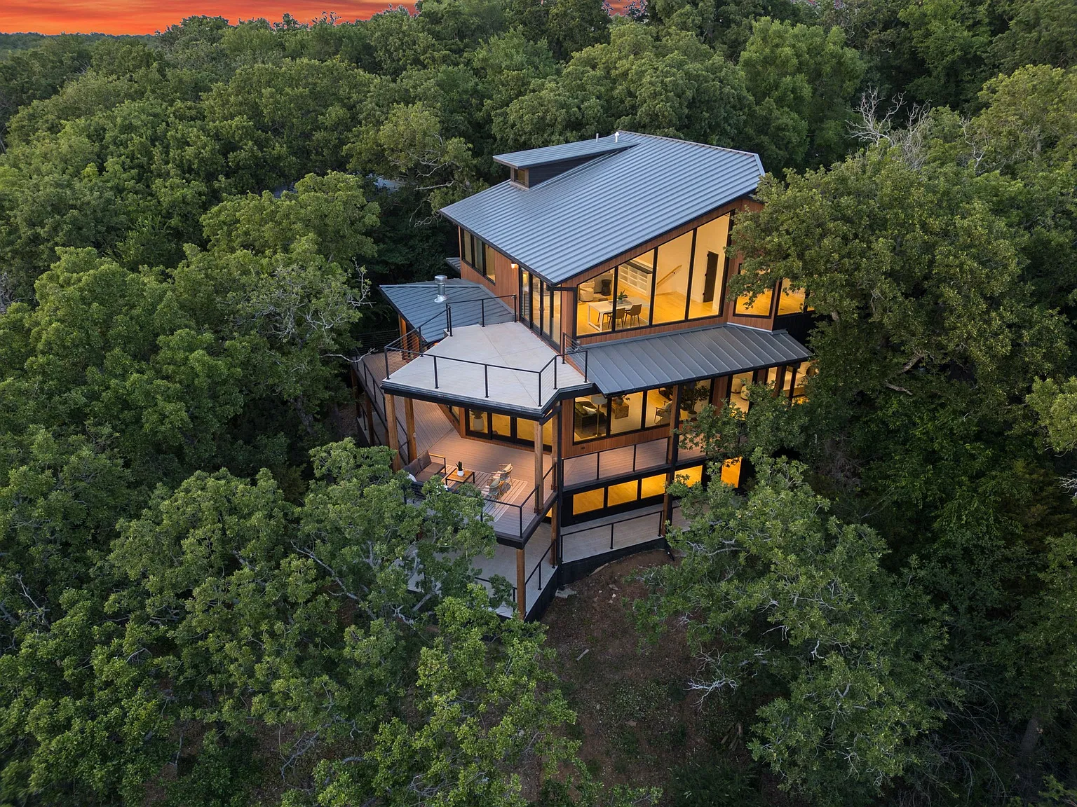 1009 FOX HOLLOW LN