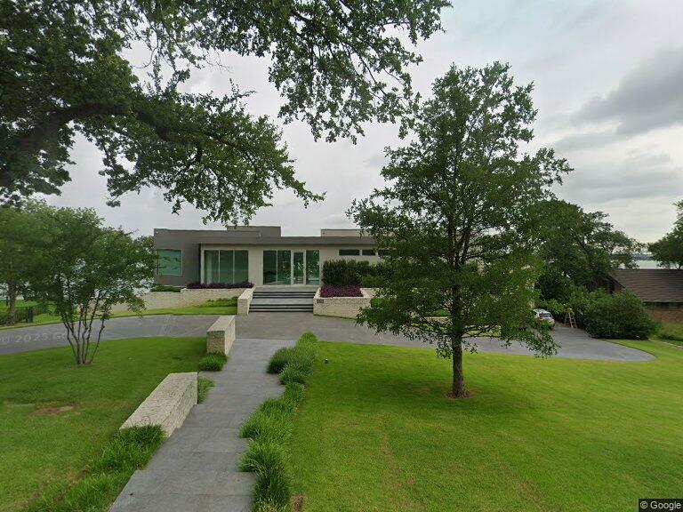 324 LAKELAND DR